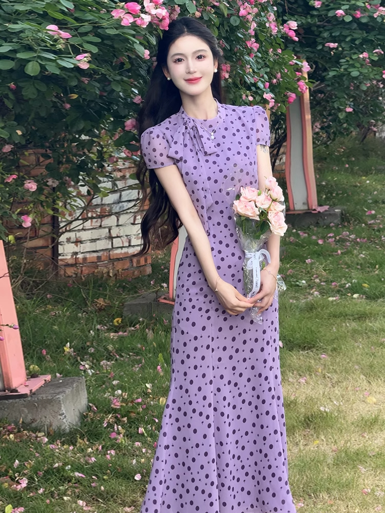 紫色波點連衣裙
