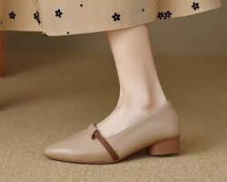軟底低跟皮鞋